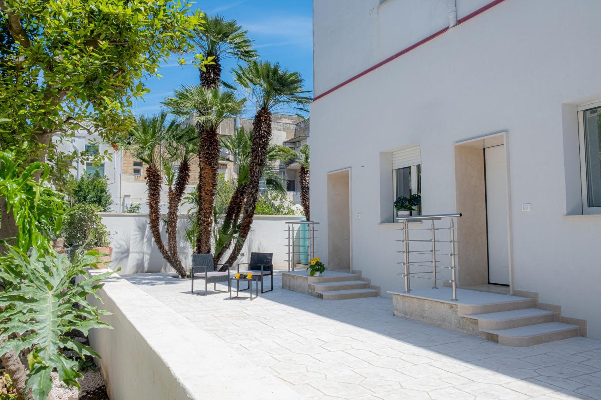 Apartament Elegante Bilocale Con Giardino Lecce Zewnętrze zdjęcie